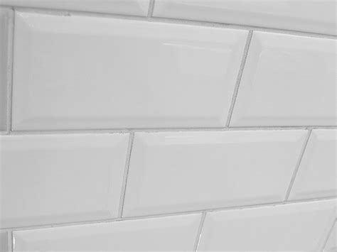 Valencia Subway Bevelled Glossy White Ceramic Wall Tile X Mm