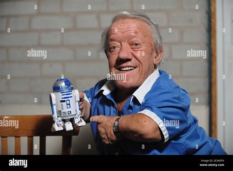 British Dwarf Actor Kenny Baker Kenneth George Baker Also Known As