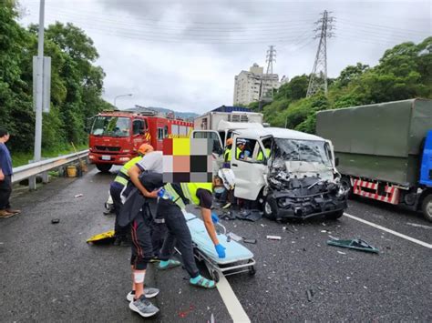 國道三號五車追撞致5傷1受困 消防出動出動7車17人搶救 社會萬象 要聞 Nownews今日新聞