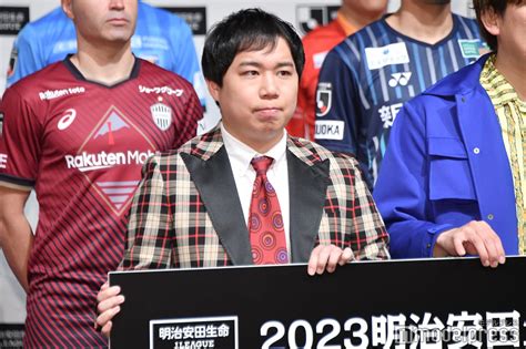 画像2850 ゆりやんレトリィバァ、会見中に突如脱ぎ出す イニエスタ選手が肉体美に反応「すごい」 モデルプレス