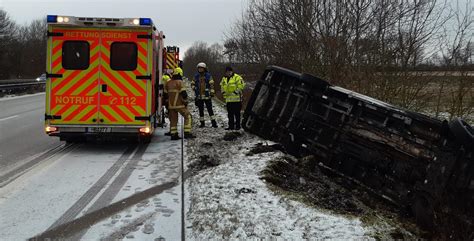 Zwei Unfälle bei Glätte und schlechter Sicht auf der A27