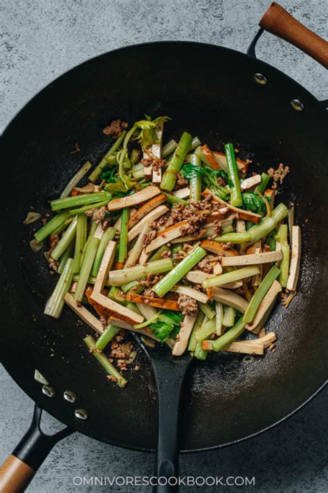 Dried Tofu and Celery Stir Fry 西芹炒香干 Omnivore s Cookbook