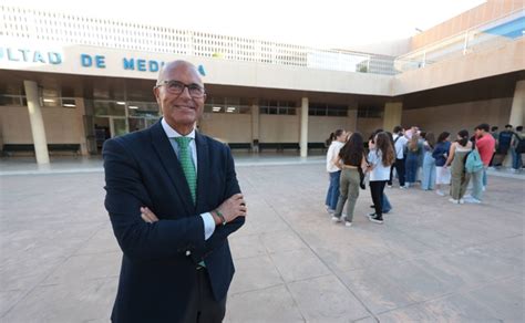 Pablo Lara Decano El Desarrollo De La Facultad De Medicina Ha