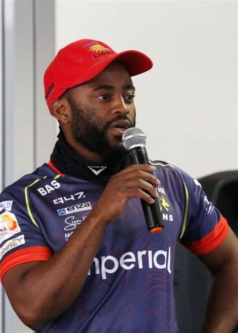 Temba Bavuma Height, Weight, Family, Spouse, Education, Biography