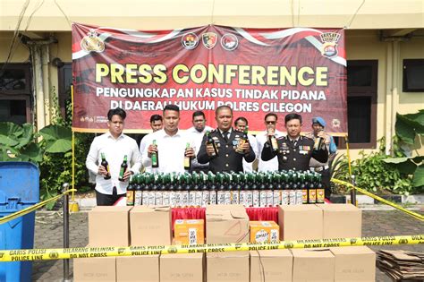 Polres Cilegon Musnahkan Botol Miras Hasil Razia Kupas Merdeka