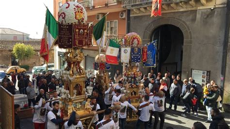 A Belpasso Per Santa Lucia Le Candelore E La Benedizione Delle Lucie