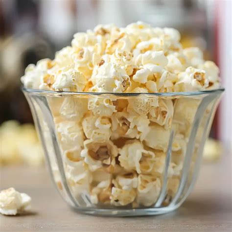 White Cheddar Gourmet Popcorn | Mama Moore's