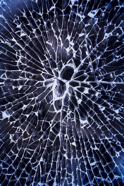 Glass Crack Wallpapers - Top Free Glass Crack Backgrounds - WallpaperAccess