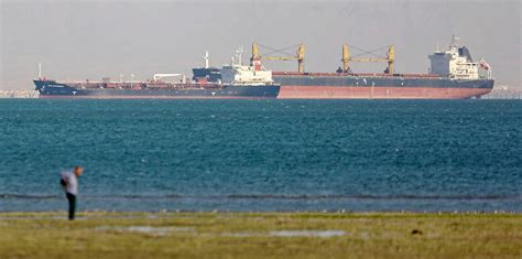 suez canal blockage pours  fuel  hot mpp market tradewinds