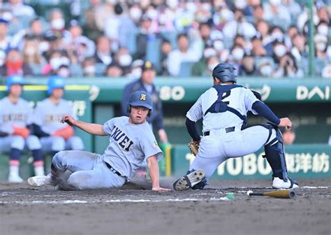 ＜龍谷大平安・仙台育英＞4回1死二塁、仙台育英・湯浅の左前適時打で生還する齋藤陽（撮影・岸 良祐） ― スポニチ Sponichi Annex 野球