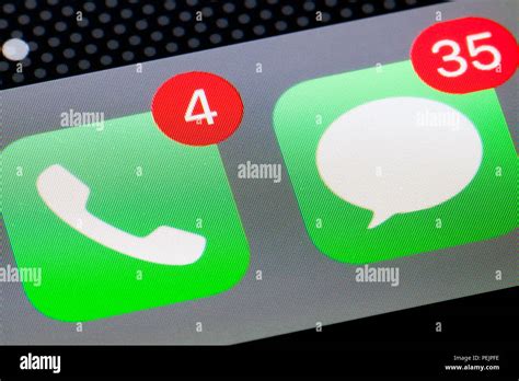 Iphone Phone And Messages Icons Showing Missed Calls Notification Badge