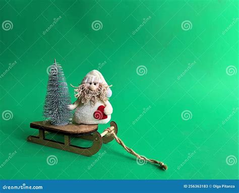 Winter Snowman with Christmas Tree on Green Screen Croma Key Stock ...