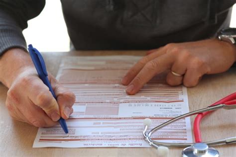 Arrêts Maladies Vers Un Jour De Carence Pour Tous