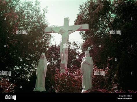 Statue of Jesus on Cross Stock Photo - Alamy