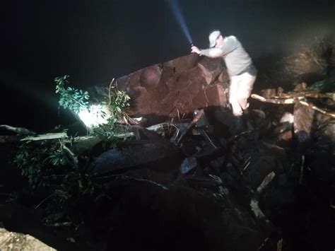 Serra Do Rio Do Rastro Interditada Em Sc Ap S Queda De Barreira