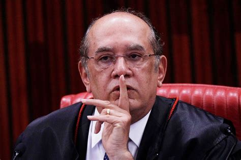 Gilmar Mendes pede vista e STF adia decisão sobre pedido de liberdade