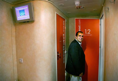 Sir Stelios Easyhotel Tsipas Blog