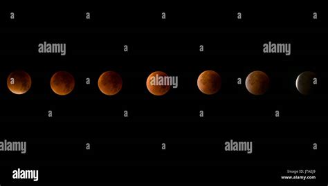 Luna De Sangre Fase Compuesta En El Cielo Nocturno Fotografías E Imágenes De Alta Resolución Alamy