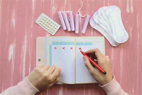 How To Use Fertility Awareness Methods For Natural Birth Control — And Why They Can Be About As