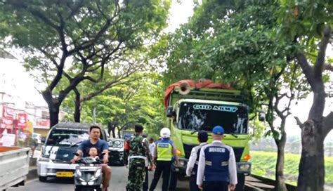 Langgar Jam Operasional Dishub Kota Tangerang Razia 16 Truk Tanah