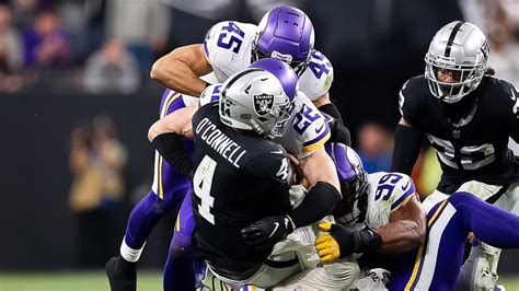 Vikings Rewind: Week 14 vs Raiders