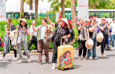 150 Foreign Travel Agents Come To Nha Trang To Discuss Cooperation