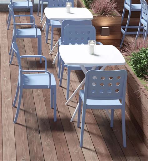 Design Trends in Commercial Plastic Chairs in Australia | bzmaka