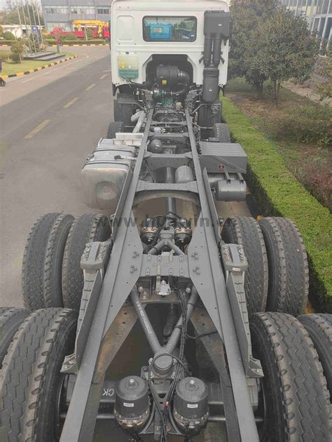 Sinotruk Howo 8x4 12 Wheeler Cargo Truck Chassis Buy 12 Wheeler Truck