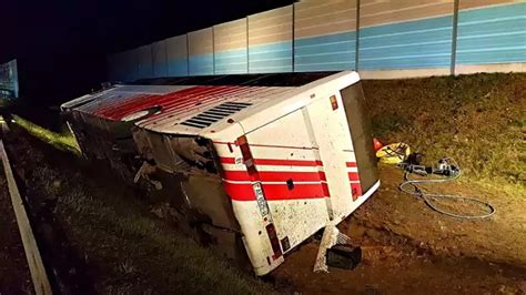 Wypadek Na Autostradzie A Niedaleko Odzi Os B Rannych Zdj Cia