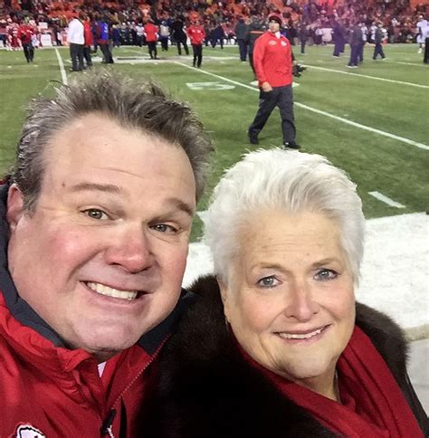 Eric Stonestreet Bio Net Worth Salary Married Wife Parents