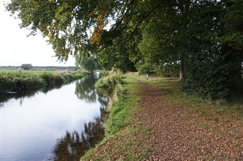 Chesterfield Canal Near Bridge Ian S Cc By Sa Geograph