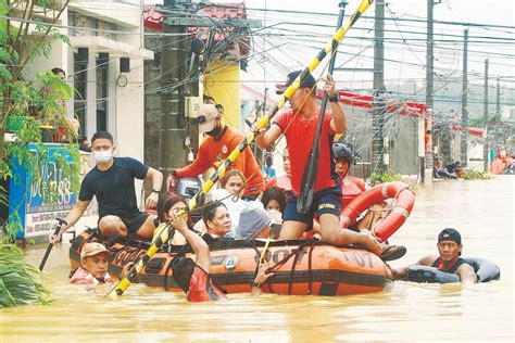 Ondoy-like floods trap thousands - Read this story on Magzter.com