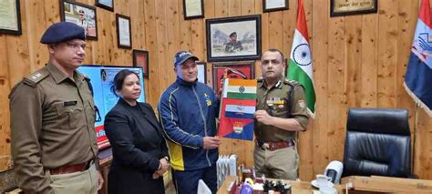 Dgp Flags Off Chief Constable To Mt Aconcagua Pioneer Edge