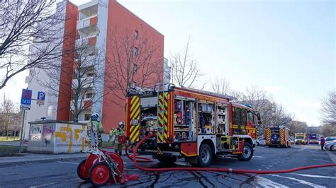 Dresdner Feuerwehr löscht Wohnungsbrand in Gorbitz Radio Dresden