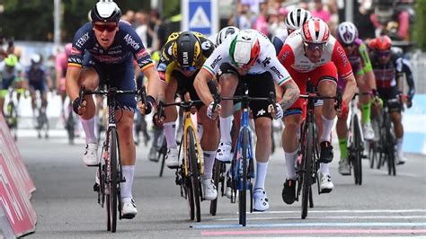 Tim Merlier Triunfa En La Primera Llegada Masiva Del Giro De Italia