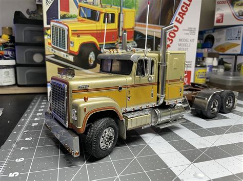 International Transtar Eagle Plastic Model Truck Kit