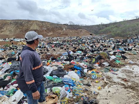 Pagar Por La Basura Recicladores En Manta Lo Hacen Para Que Les