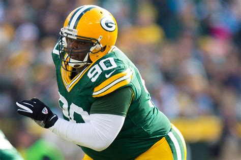 Packers DL B.J. Raji has been Sitting on Multi-Year Contract Offer ...