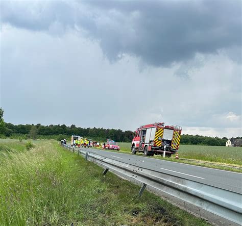 FW Olfen Schwerer Verkehrsunfall mit zwei Motorrädern fordert ein