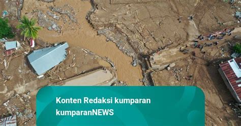 Foto Udara Kerusakan Akibat Banjir Bandang Di Adonara Flores Timur