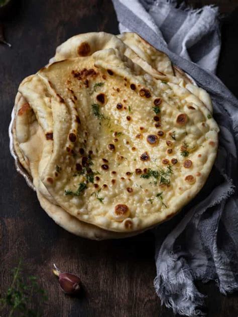 This Restaurant Style Butter Naan Is Perfect For Dinner