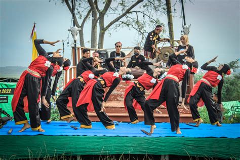 Ukm Terompet Tembe Nggoli Stkip Tsb Raih Juara Ii Lomba Tari Kreasi