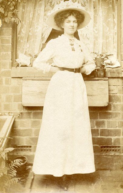 Elegant Photos That Defined Edwardian Fashion Styles Of Young Women