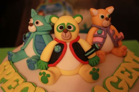 CoMeLiCiOuS: Special Agent Oso cake