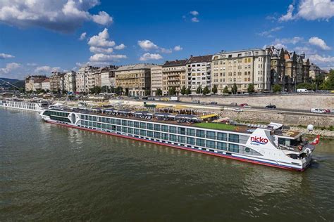 Nicko Cruises Neuer Katalog Mit Neuen Routen Und Neuen Schiffen