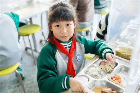 新学期，开启美好“食”光！澎湃号·政务澎湃新闻 The Paper