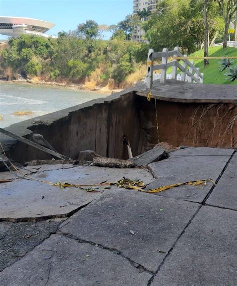 Calçada na subida para o MAC Niterói afunda A Seguir Niterói