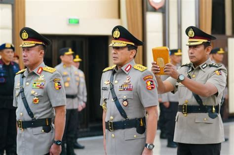 Komjen Ahmad Dofiri Resmi Jabat Irwasum Polri ANTARA News