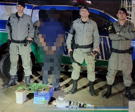 Jornal Somos PM flagra indivíduo mais de 1kg de drogas arma