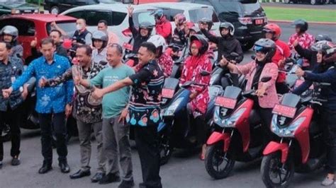 Pemkot Blitar Bagikan Puluhan Sepeda Motor Dinas Baru Untuk Lurah Dan